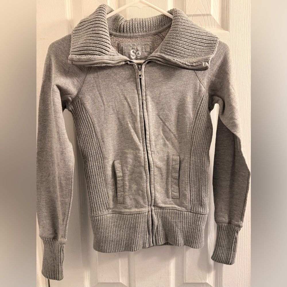 SO Women's Light Gray Zip-Up Ribbed Collar Sweater Jacket size XS